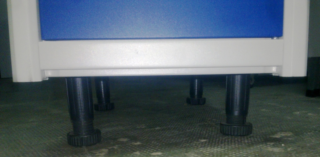 patas pvc taquillas